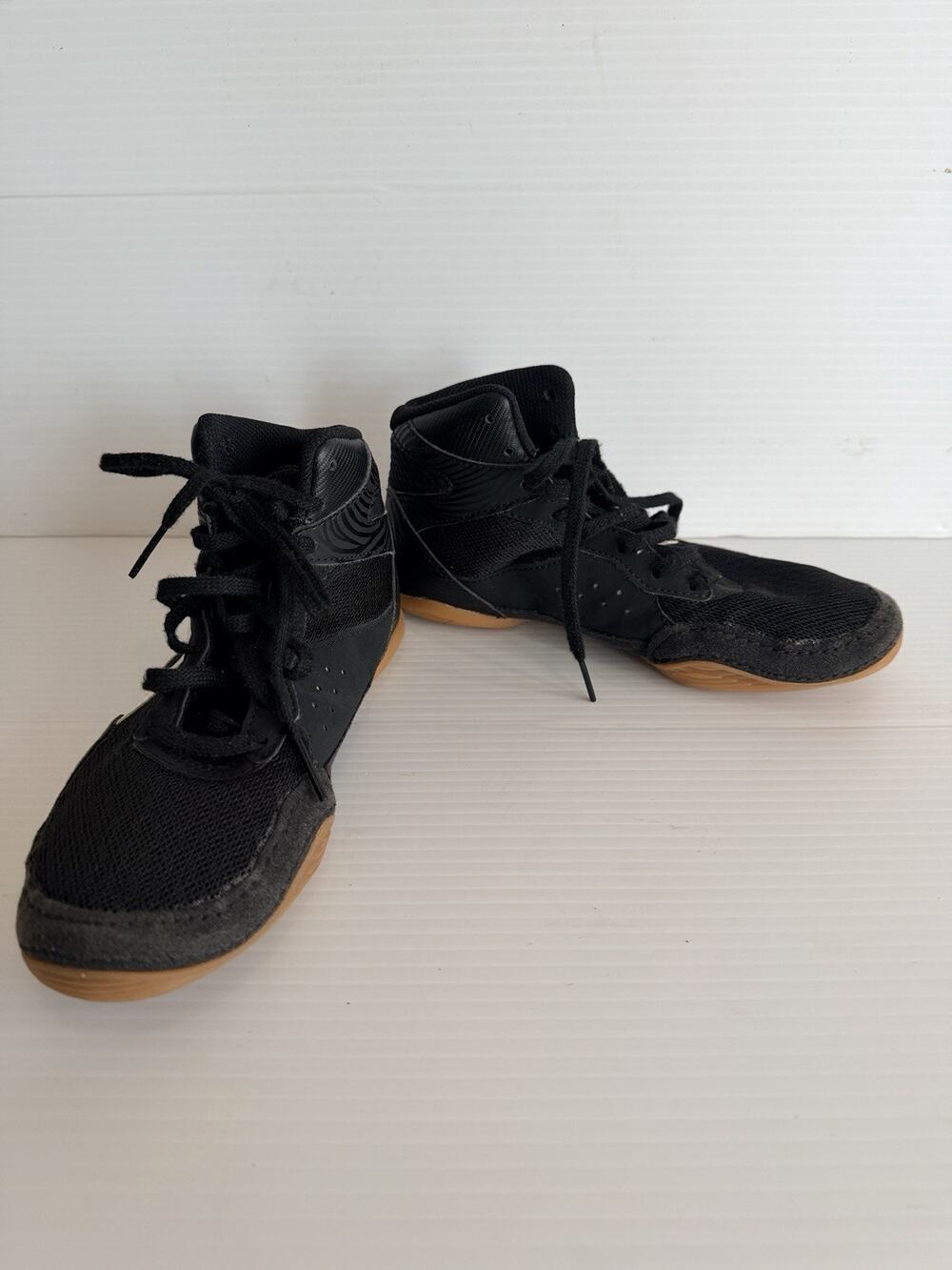 Asics Youth Kids Size 3 Wrestling Shoes 1084A011 Black